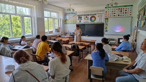 В ГЦТШ "Кыргызстан балдары" был проведен семинар по теме: Структура построения обучающего занятия в кружке.
