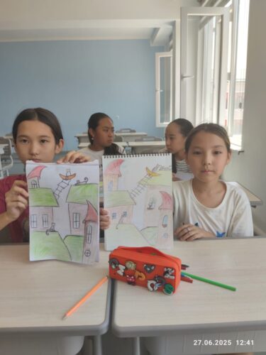 Преподаватели отдела Мир творчества, закончили занятия в школьных детских лагерях.