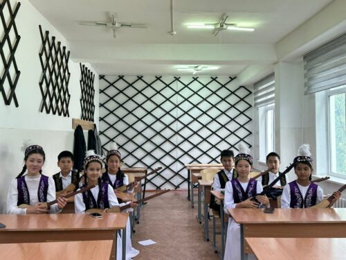 Работа в кружках и студиях.