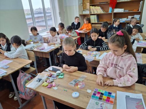 Работа в кружках и студиях.