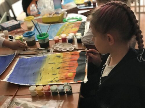 Работа в кружках и студиях.