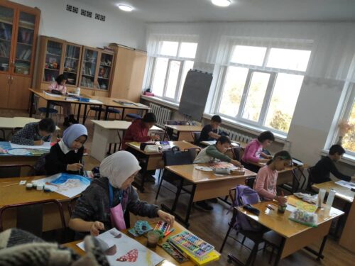 Работа в кружках и студиях.