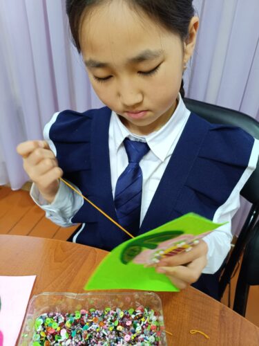 Работа в кружках и студиях.