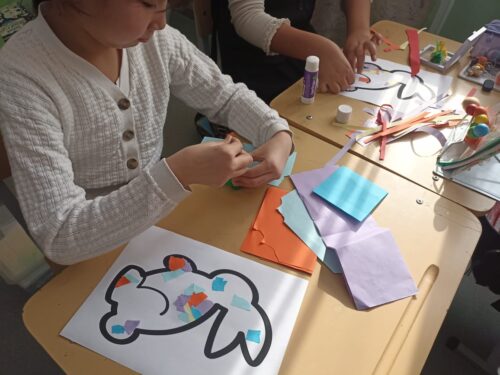 Работа в кружках и студиях.