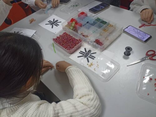 Работа в кружках и студиях.