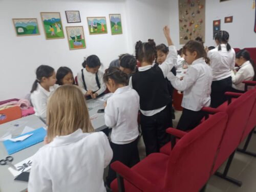 Работа в кружках и студиях.