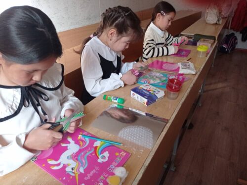 Работа в кружках и студиях.