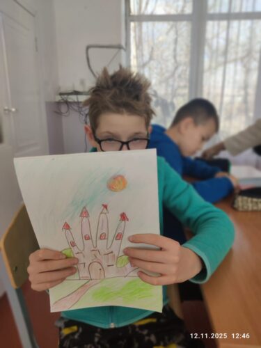 Работа в кружках и студиях.