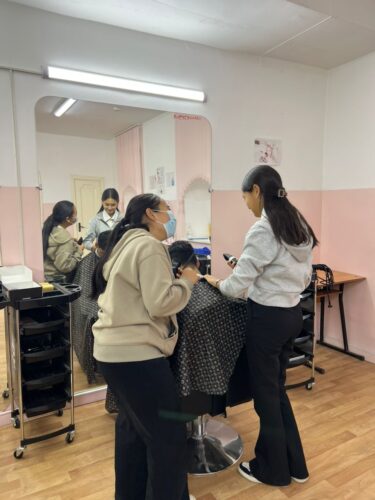 Работа в кружках и студиях.