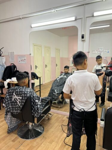 Работа в кружках и студиях.