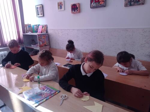 Работа в кружках и студиях.