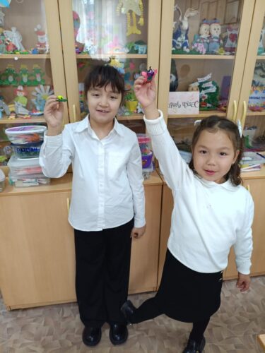 Работа в кружках и студиях.