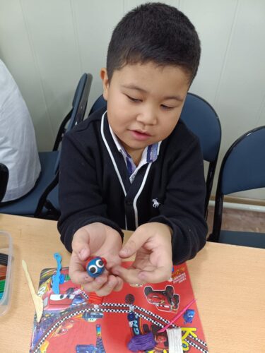 Работа в кружках и студиях.