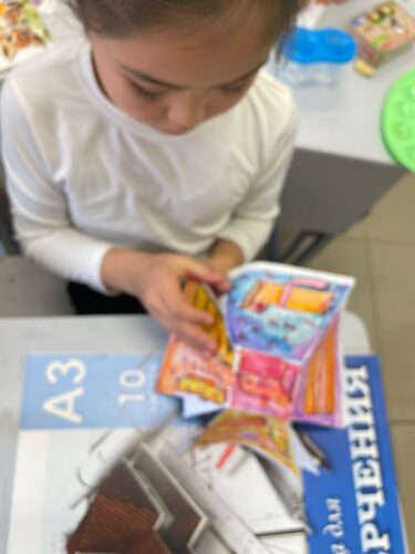 Работа в кружках и студиях.