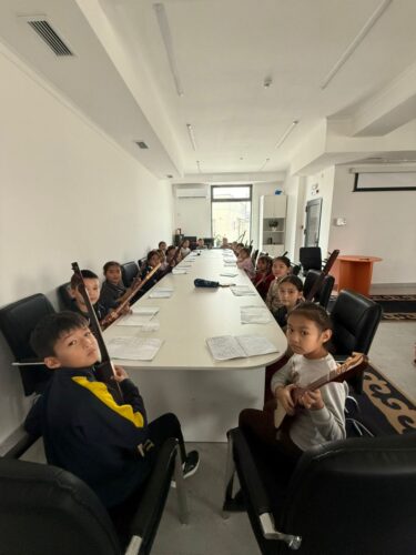 Работа в кружках и студиях.