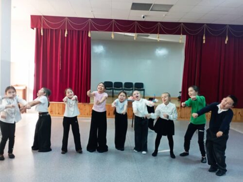 Работа в кружках и студиях.