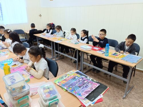 Работа в кружках и студиях.