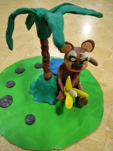 Работа в кружках и студиях.