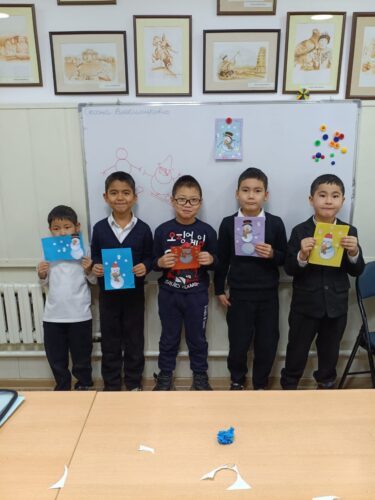 Работа в кружках и студиях.