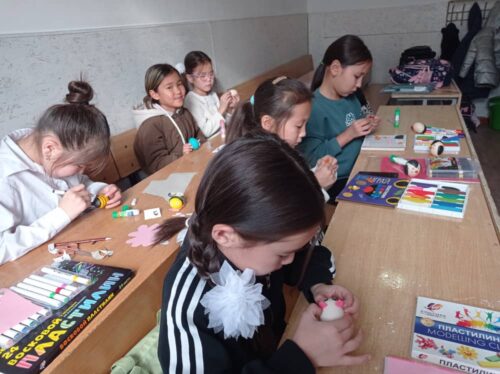 Работа в кружках и студиях.