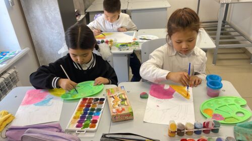 Работа в кружках и студиях.