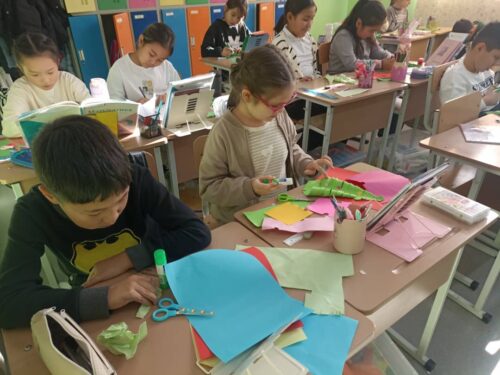 Работа в кружках и студиях.