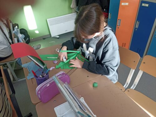 Работа в кружках и студиях.