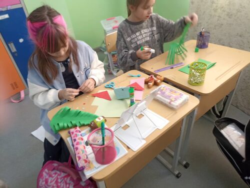 Работа в кружках и студиях.