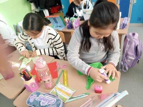 Работа в кружках и студиях.