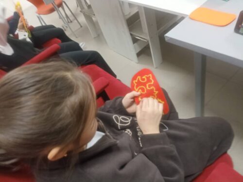 Работа в кружках и студиях.