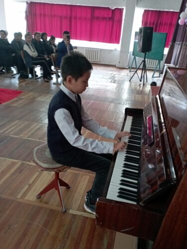 Работа в кружках и студиях.