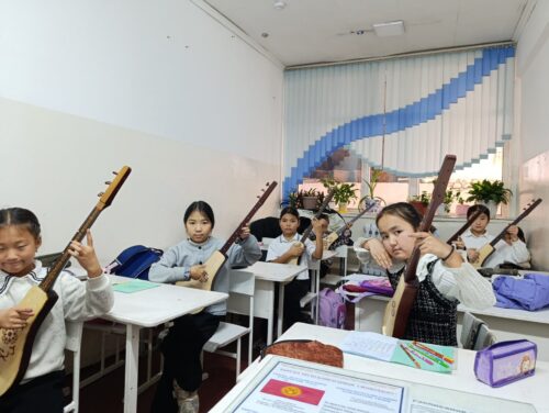 Работа в кружках и студиях.