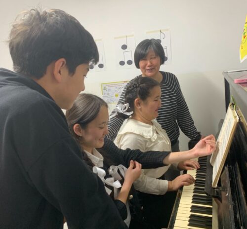 Работа в кружках и студиях.