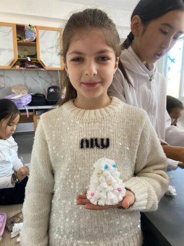 Работа в кружках и студиях.