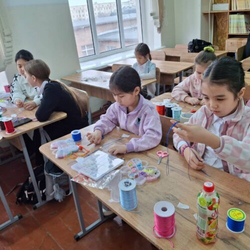 Работа в кружках и студиях.