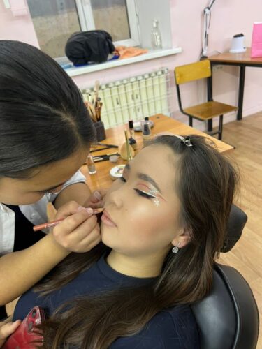 Работа в кружках и студиях.