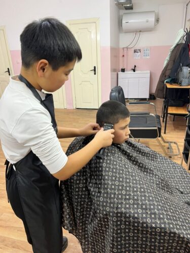 Работа в кружках и студиях.