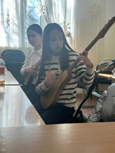 Работа в кружках и студиях.