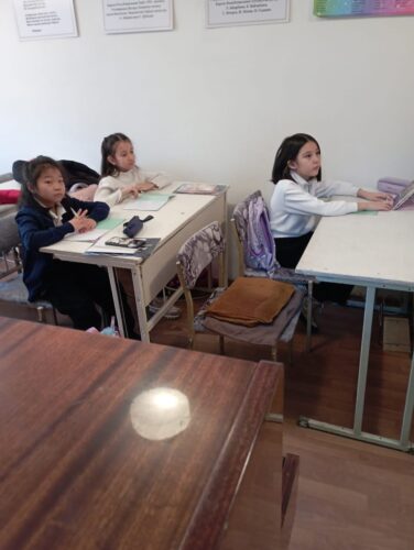 Работа в кружках и студиях.