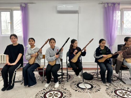 Работа в кружках и студиях.