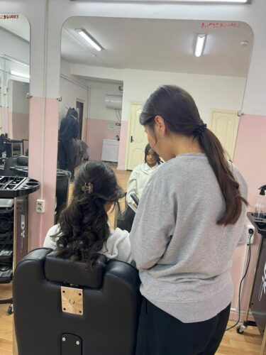 Работа в кружках и студиях.