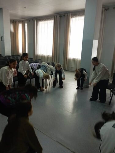 Работа в кружках и студиях.