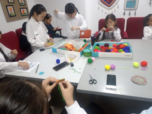 Работа в кружках и студиях.