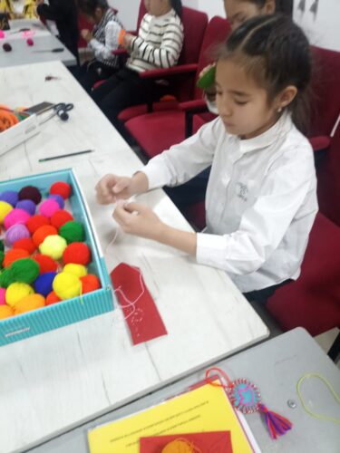 Работа в кружках и студиях.