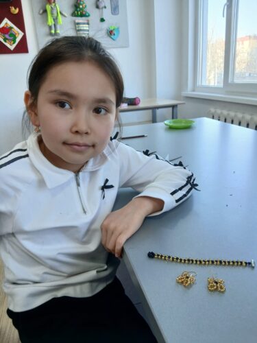 Работа в кружках и студиях.