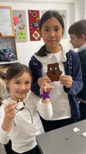 Работа в кружках и студиях.