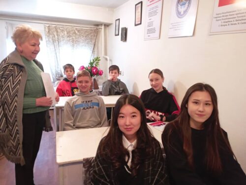 Работа в кружках и студиях.