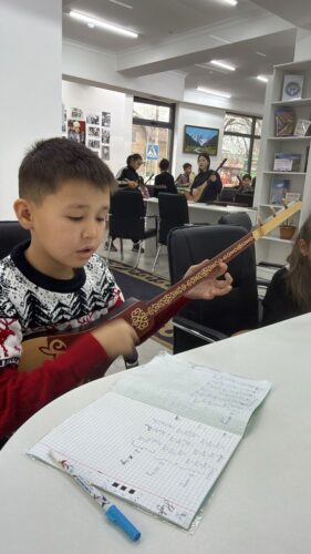 Работа в кружках и студиях.