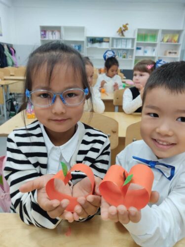 Работа в кружках и студиях.