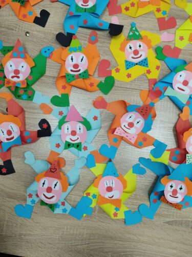 Работа в кружках и студиях.